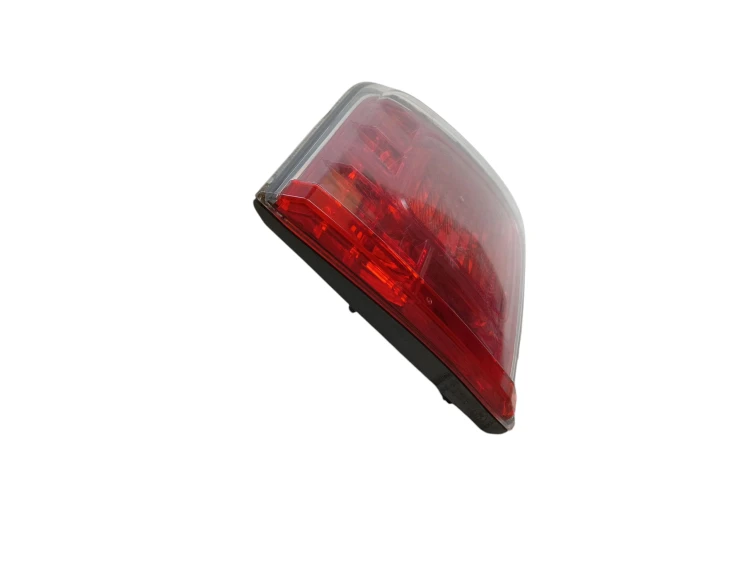LAMPA LEWY TYŁ W KLAPE TOYOTA AVENSIS T27 LIFT (2012-2015) 1.8 VALVEMATIC 1