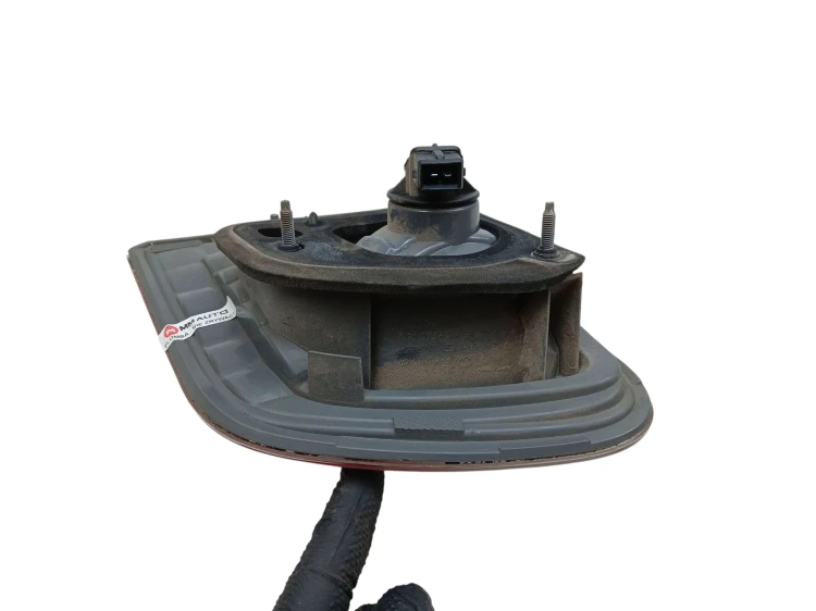 LAMPA LEWY TYŁ W KLAPE TOYOTA AVENSIS T27 LIFT (2012-2015) 1.8 VALVEMATIC 1
