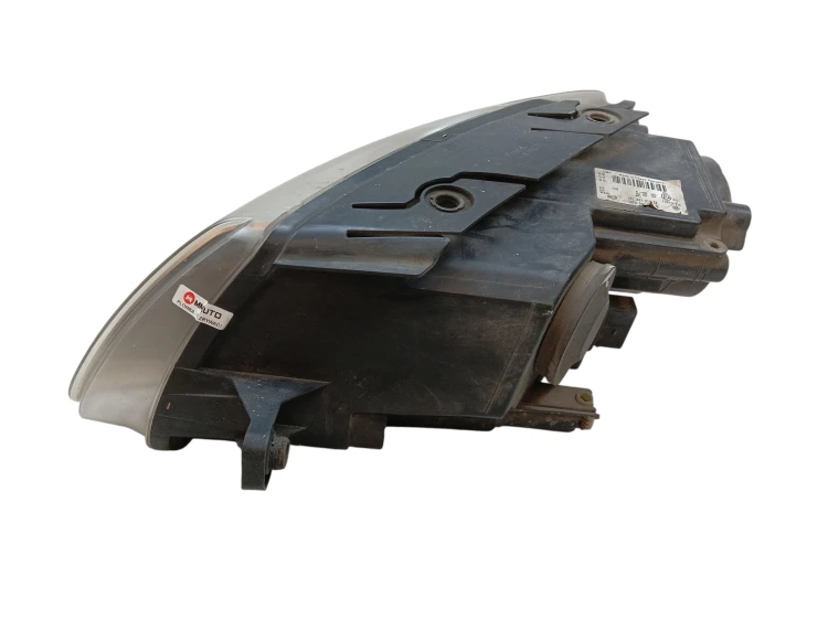 LAMPA PRAWY PRZÓD VOLKSWAGEN PASSAT B6 (2005-2010) 2.0 TDI 140KM 3C0941006Q
