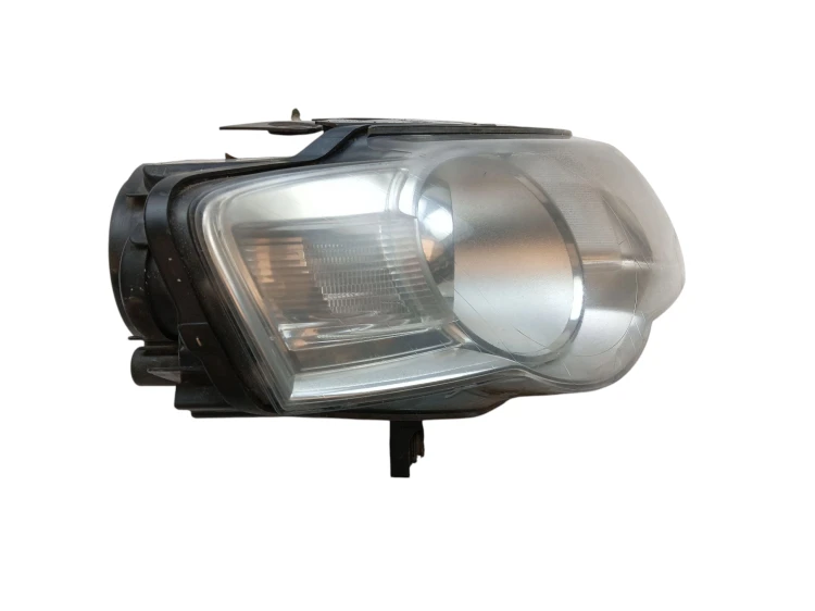 LAMPA PRAWY PRZÓD VOLKSWAGEN PASSAT B6 (2005-2010) 2.0 TDI 140KM 3C0941006Q