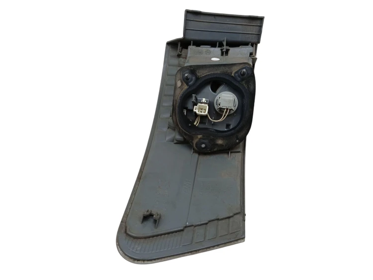 LAMPA PRAWY TYŁ TOYOTA AVENSIS T27 LIFT (2012-2015) 1.8 VALVEMATIC 147KM