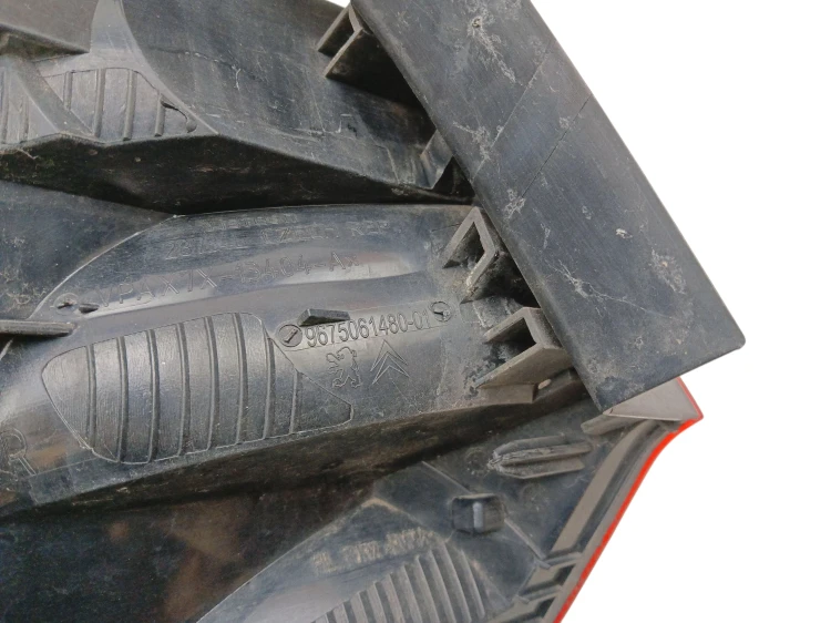 LAMPA PRAWY TYŁ CITROEN C5 III LIFT (2010-2012) 2.0 HDI 140KM