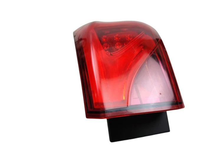 LAMPA PRAWY TYŁ TOYOTA AVENSIS T27 LIFT (2015-2018) 2.0 D4D 143KM