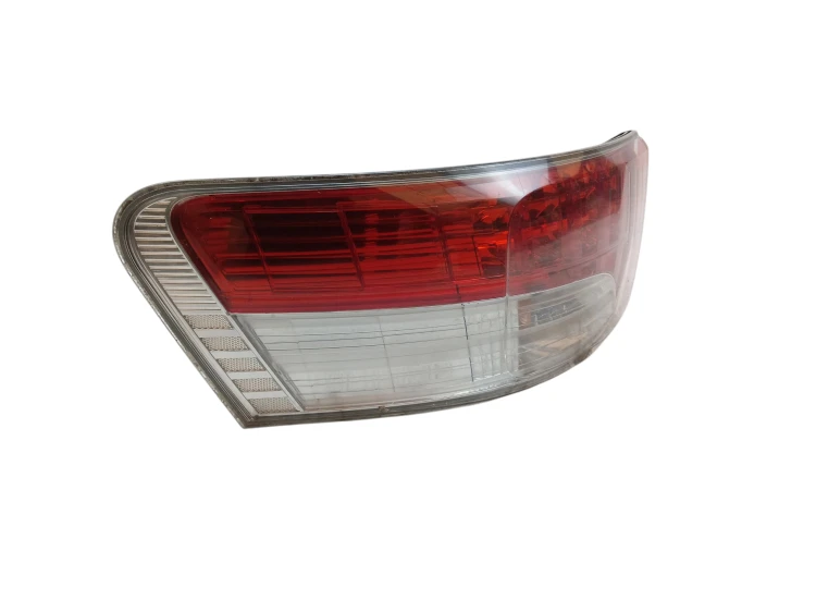 LAMPA LEWY TYŁ TOYOTA AVENSIS T27 LIFT (2012-2015) 1.8 VALVEMATIC 147KM