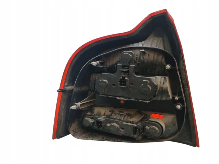 LAMPA PRAWA PRAWY TYŁ VOLVO S80 I (1998-2004) 9154479 EUROPA