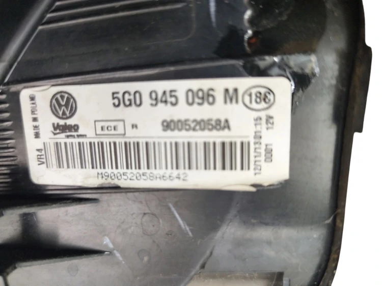 LAMPA PRAWY TYŁ VOLKSWAGEN GOLF VII (2012-2016) 1.6 TDI 90KM 5G0945096M