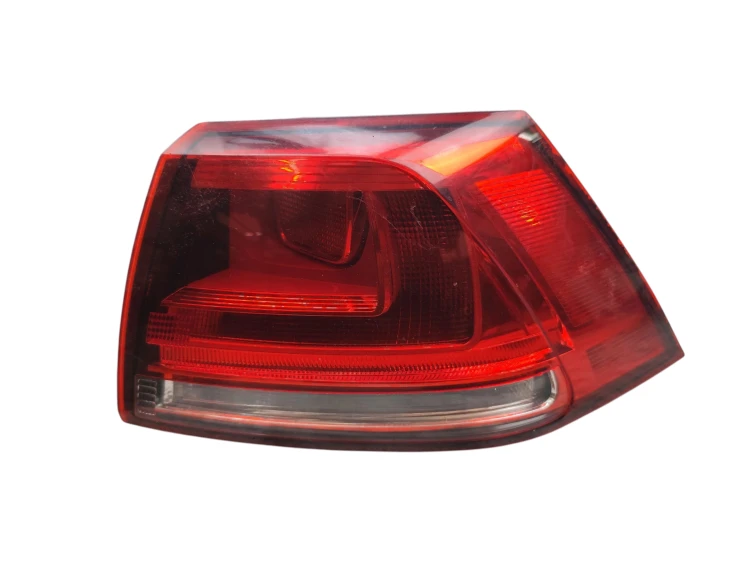 LAMPA PRAWY TYŁ VOLKSWAGEN GOLF VII (2012-2016) 1.6 TDI 90KM 5G0945096M