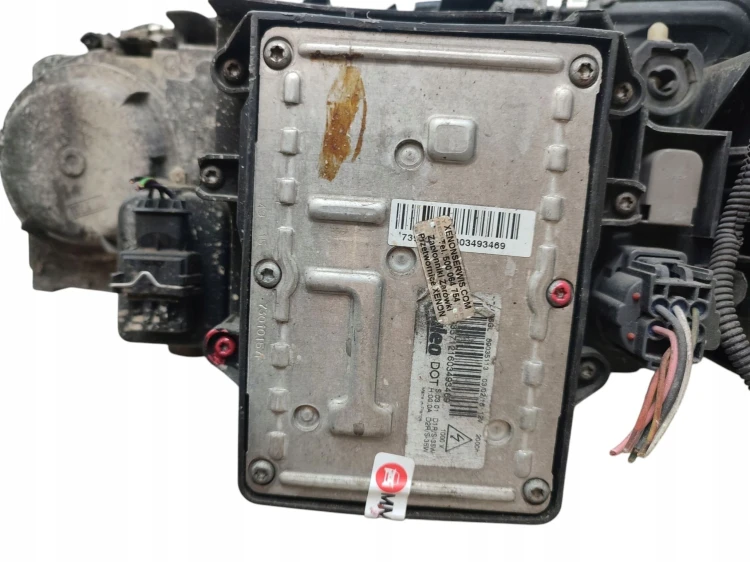 LAMPA REFLEKTOR PRAWY PRZÓD VOLVO S80 I (1998-2004) 89006380 XENON EUROPA