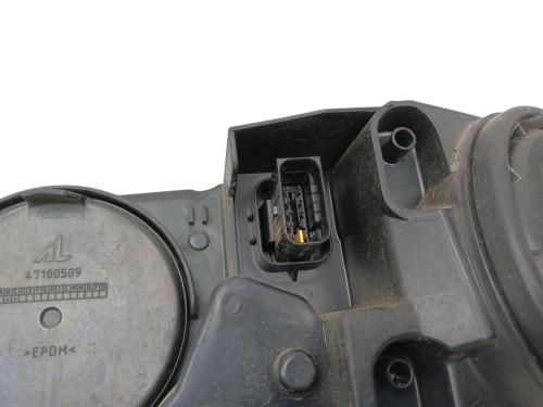 LAMPA PRAWY PRZÓD CITROEN C4 PICASSO II (2013-2016) 1.6 e-HDI 115KM 9675975