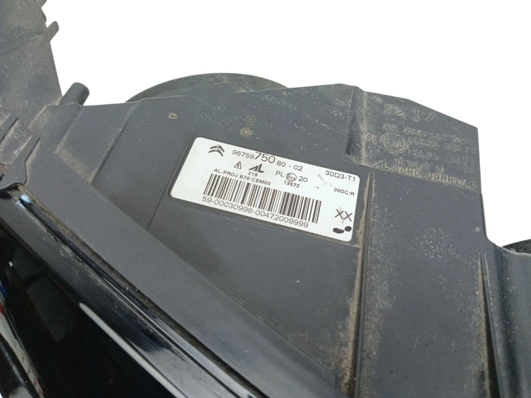LAMPA PRAWY PRZÓD CITROEN C4 PICASSO II (2013-2016) 1.6 e-HDI 115KM 9675975