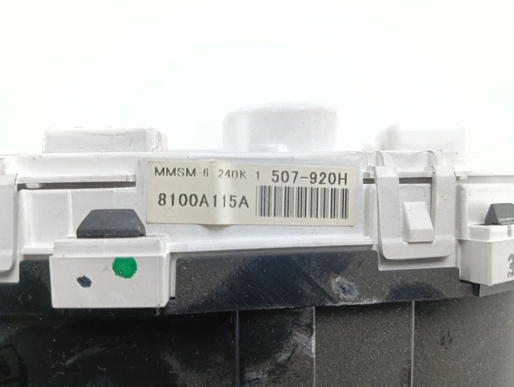 LICZNIK MITSUBISHI OUTLANDER II (2006-2010) 2.0 DI-D 140KM 8100A115A