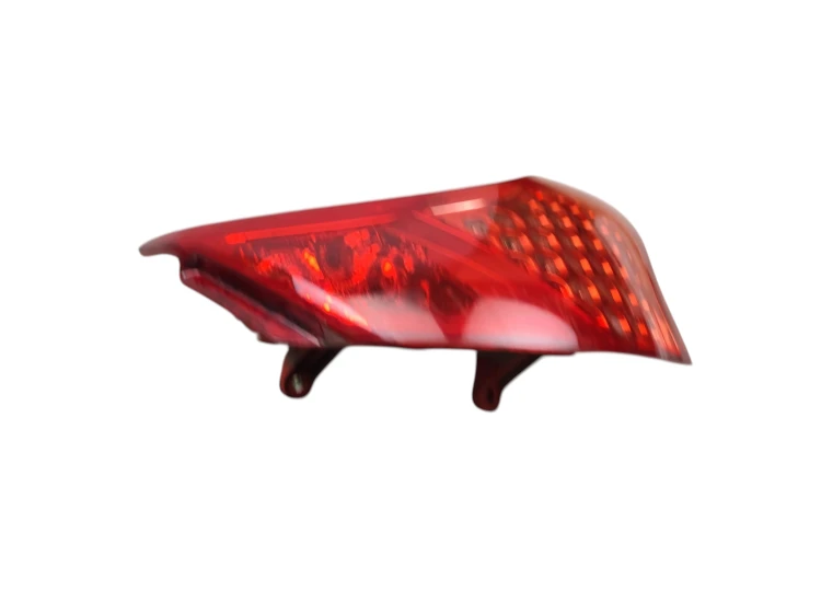 LAMPA PRAWY TYŁ PEUGEOT 3008 I (2009-2013) 1.6 e-HDI 114KM 9683460780