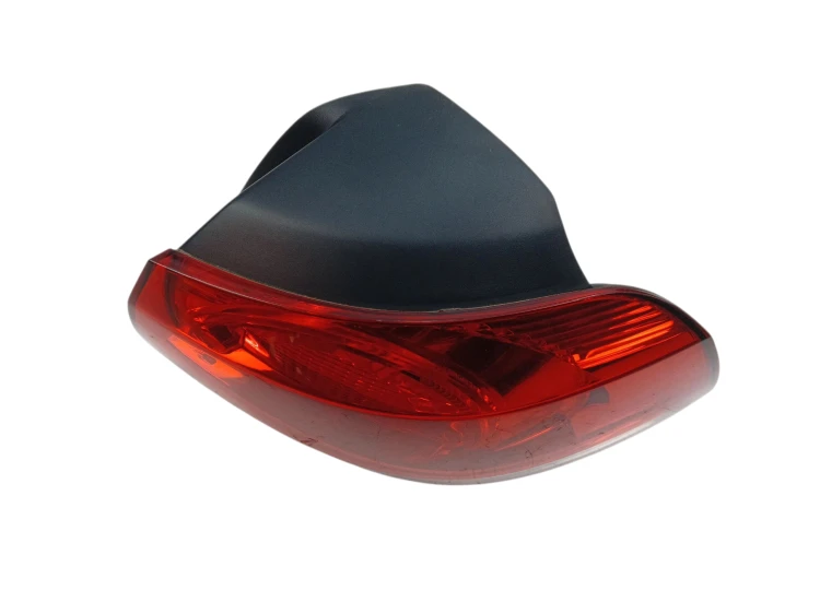 LAMPA PRAWY TYŁ VOLKSWAGEN GOLF VI (2008-2014) 1.4 TSI 122KM 5K0945096E
