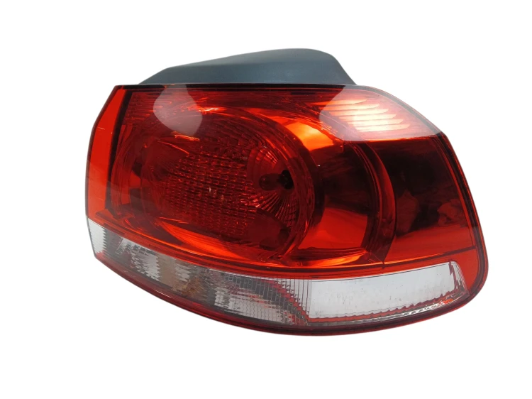 LAMPA PRAWY TYŁ VOLKSWAGEN GOLF VI (2008-2014) 1.4 TSI 122KM 5K0945096E