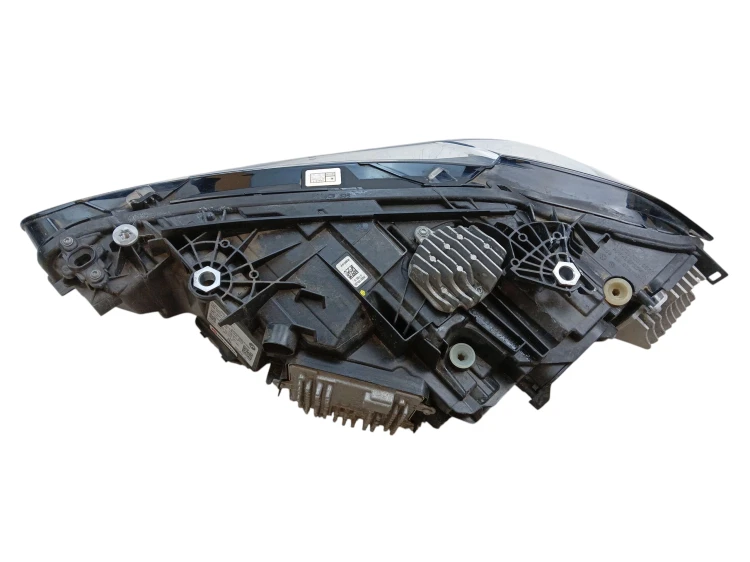 LAMPA PRAWY PRZÓD BMW i4 G26 GRAN COUPE (2021-2024) eDrive40 340KM 9505118