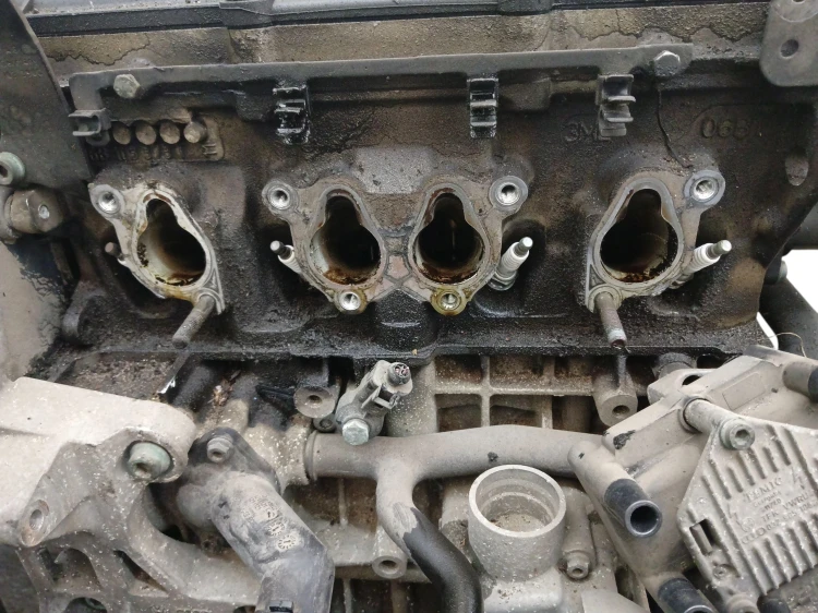 SILNIK SŁUPEK VOLKSWAGEN GOLF V PLUS (2005-2008) 1.6 8V 102KM BSE