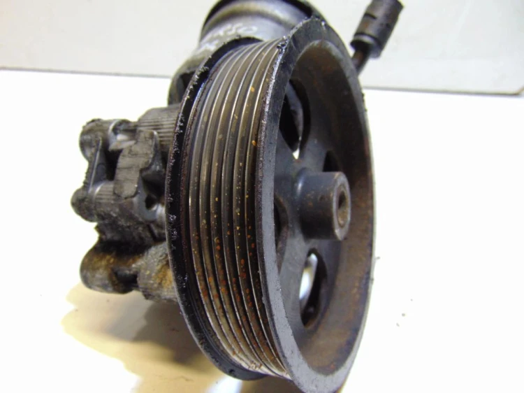 POMPA WSPOMAGANIA TOYOTA COROLLA VERSO II (2004-2009)