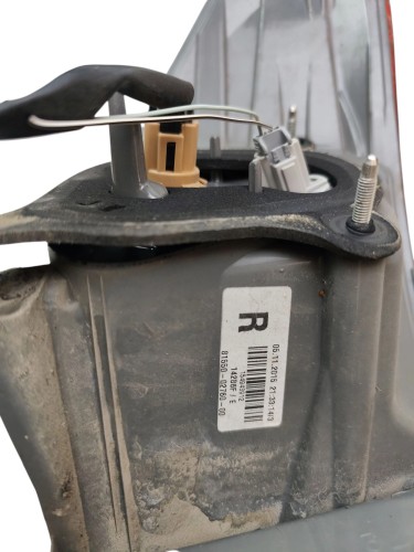 LAMPA PRAWY TYŁ TOYOTA COROLLA E18 (2013-2016) 1.6 VALVEMATIC 132KM 81550-0