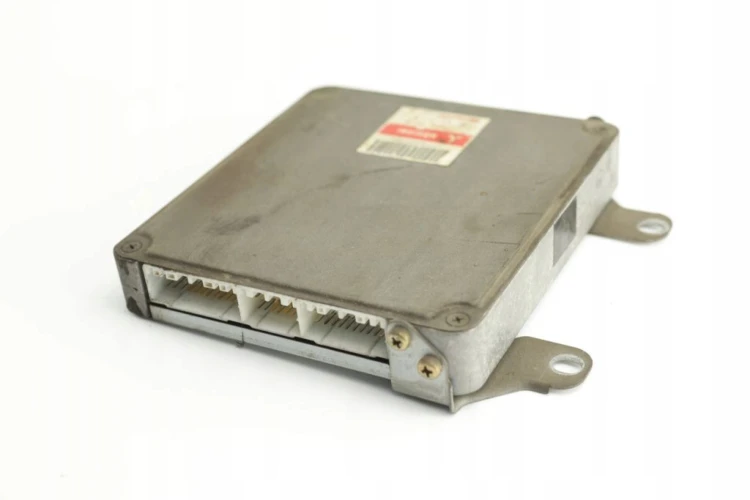 KOMPUTER STEROWNIK SILNIKA MITSUBISHI GALANT MD333002